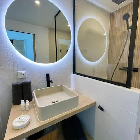 Le Bali , Terrasse, Piscine Et Parking Prive Apartment *